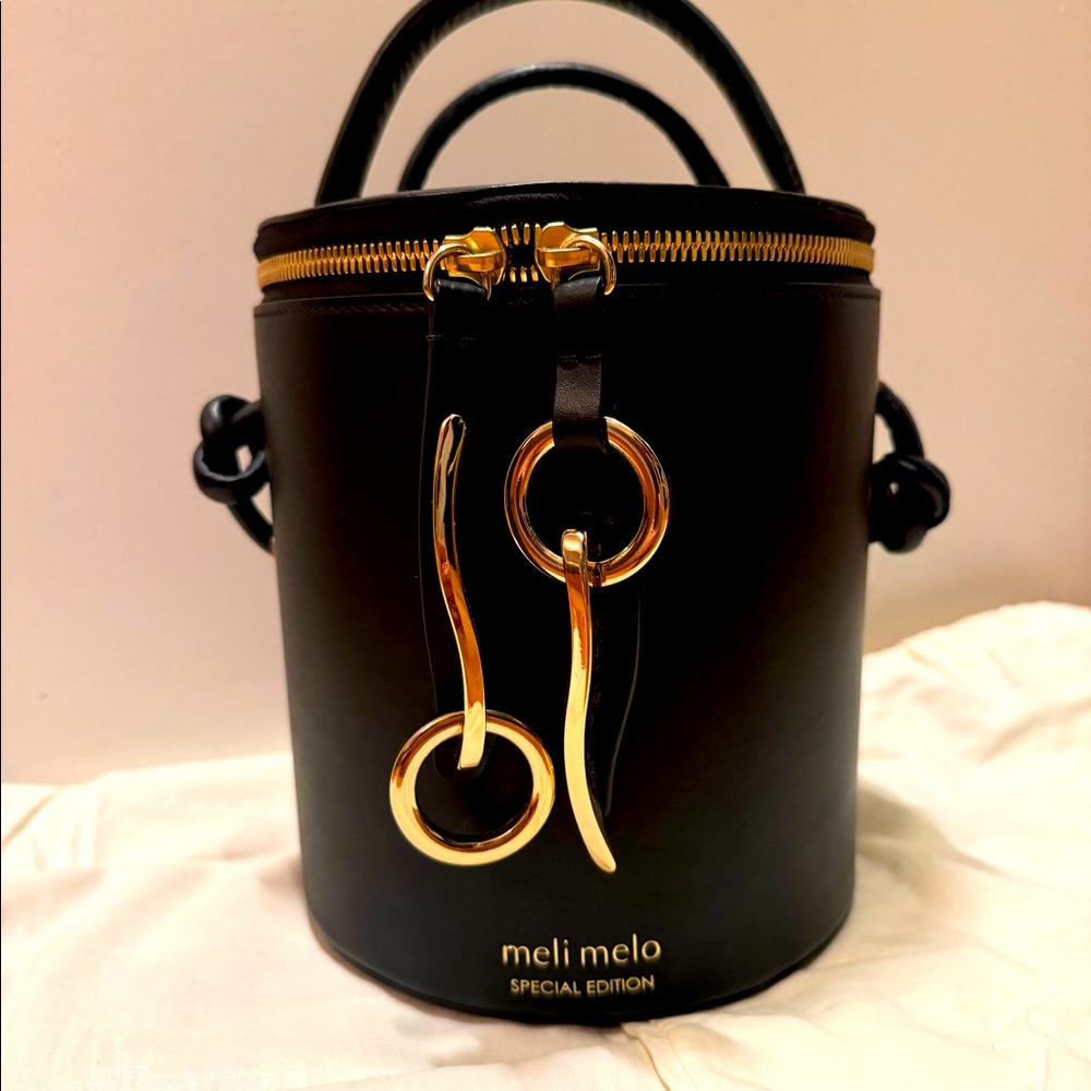 NWT Meli Melo Severine Bucket Bag Black Leather as seen on Olivia Palermo!